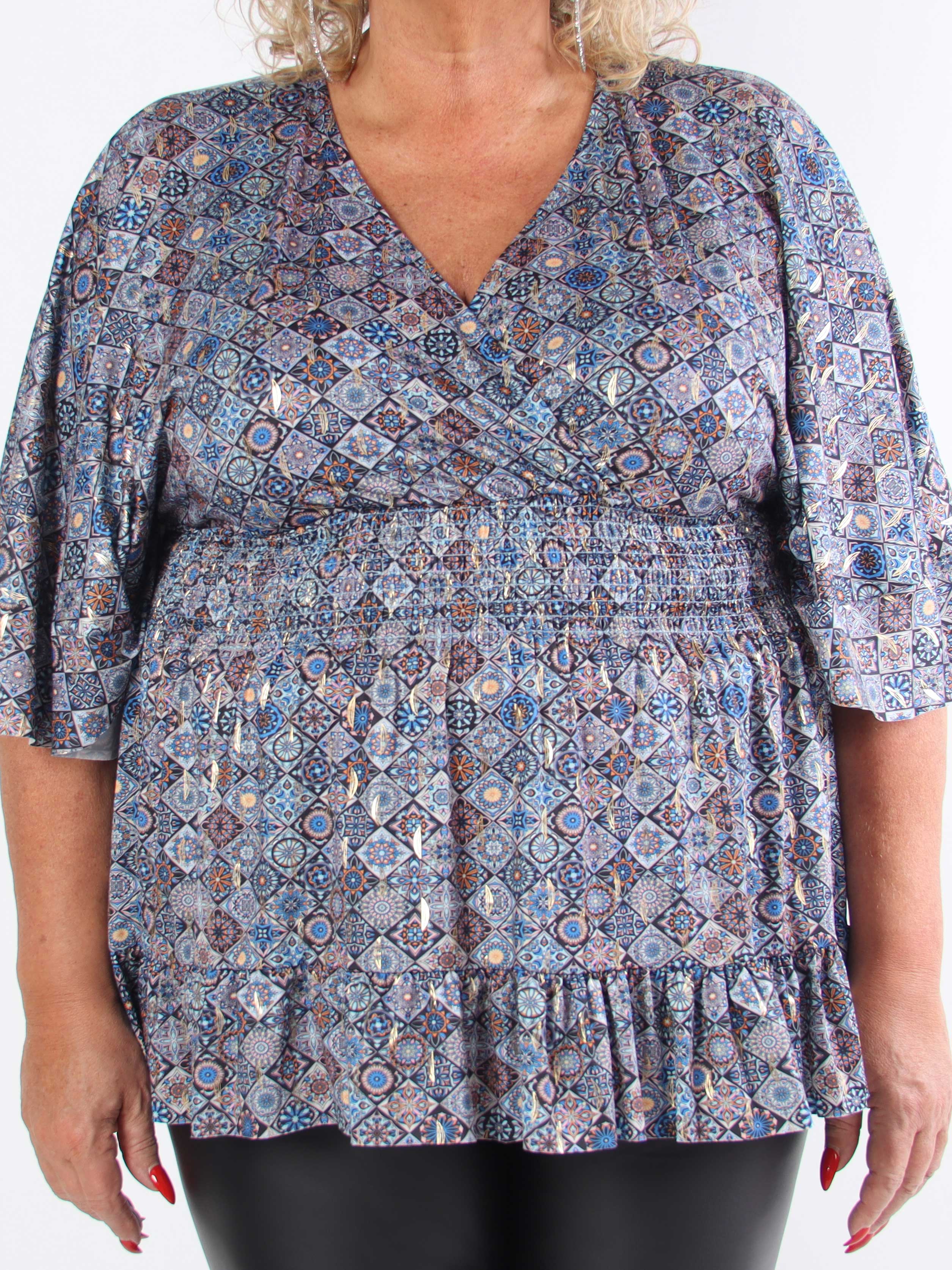 Pamela Mosaic Shirt - Elastisk plus size tunika med smock og flæser